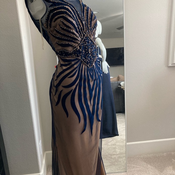 New elegant long dress - Picture 5 of 11